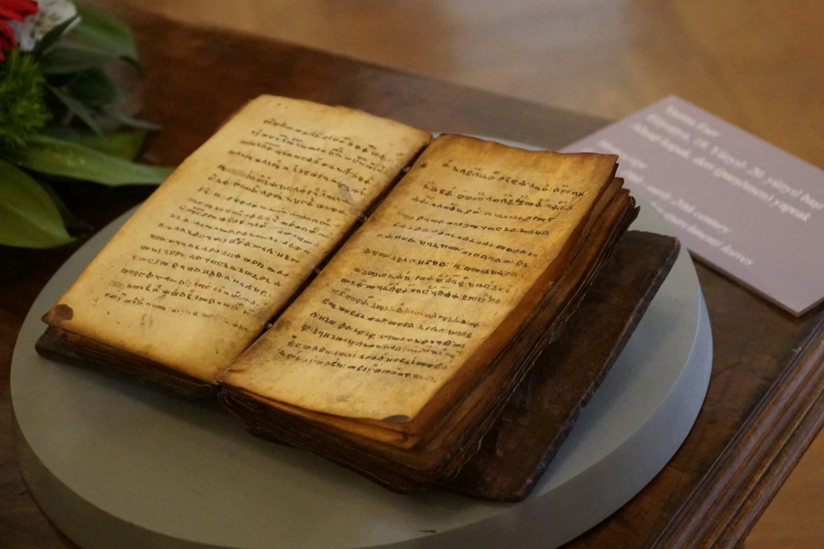 K&uuml;lt&uuml;r varlığı ka&ccedil;ak&ccedil;ılığıyla m&uuml;cadelede &ouml;nemli iade... Etiyopya&rsquo;ya el yazması eser teslim edildi